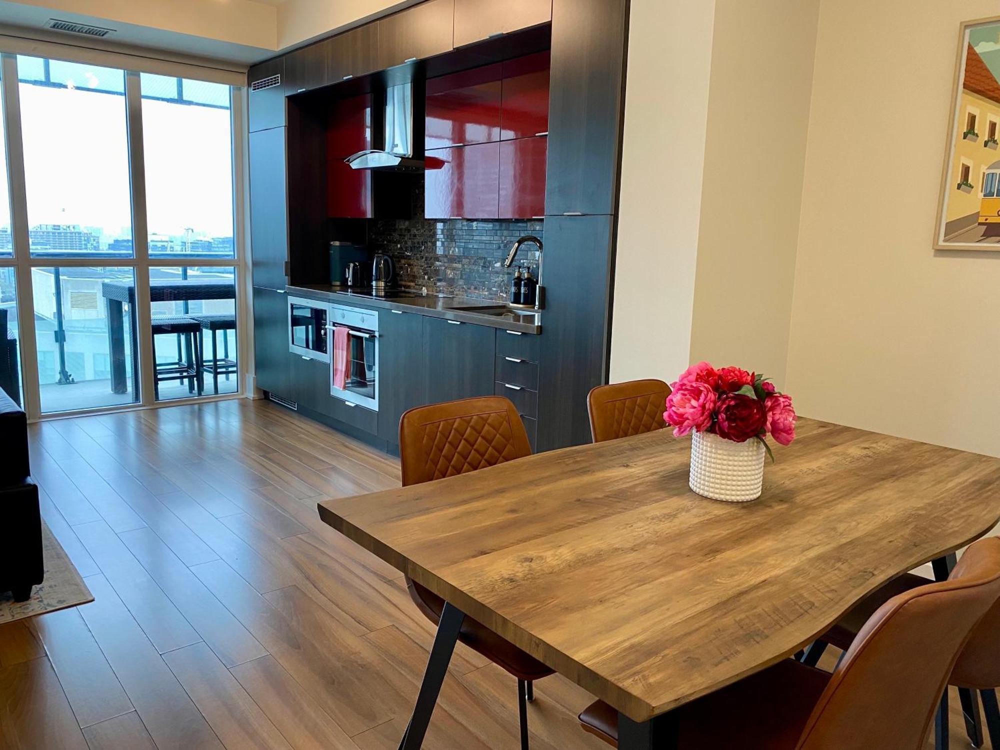 Central Toronto Suite - Free Parking, City Views, Near Cn Tower Luaran gambar